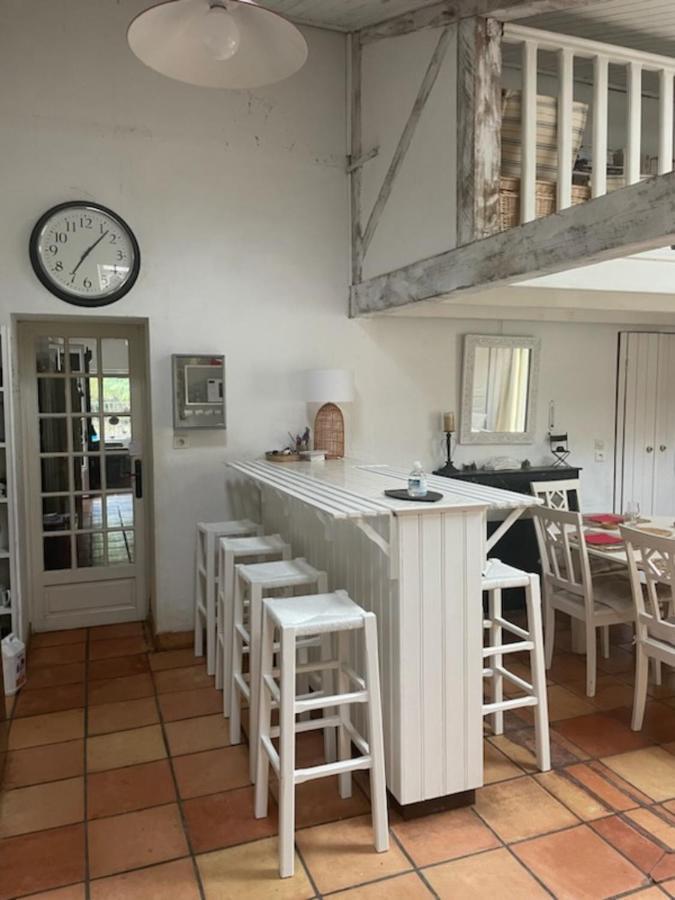 Le Chai Maison De Charme Pour Tribu Joyeuse Le Château-dʼOléron Εξωτερικό φωτογραφία
