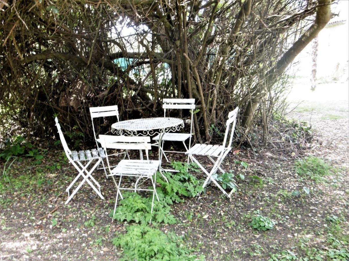 Le Chai Maison De Charme Pour Tribu Joyeuse Le Château-dʼOléron Εξωτερικό φωτογραφία
