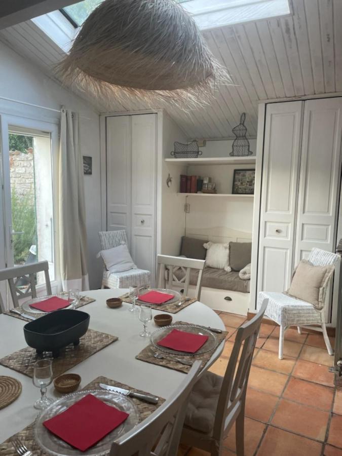 Le Chai Maison De Charme Pour Tribu Joyeuse Le Château-dʼOléron Εξωτερικό φωτογραφία